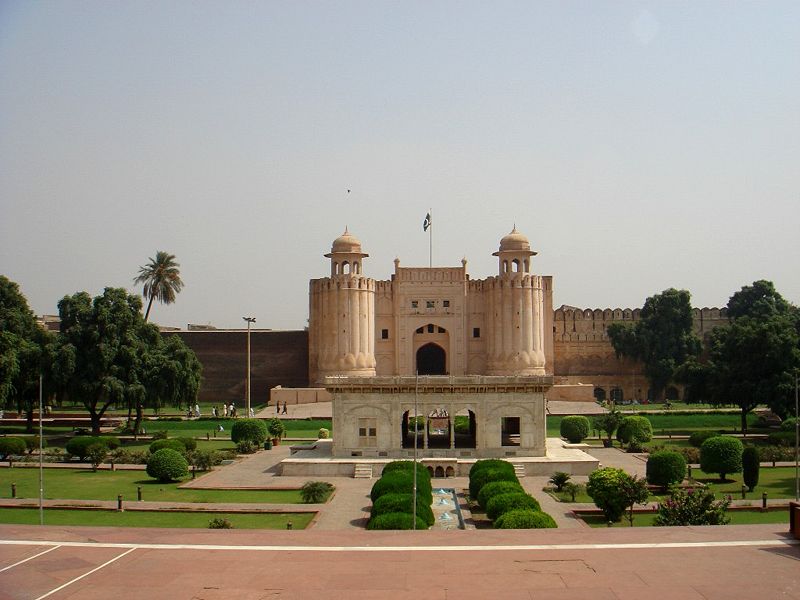 800px-Alamgiri_Gate.jpg