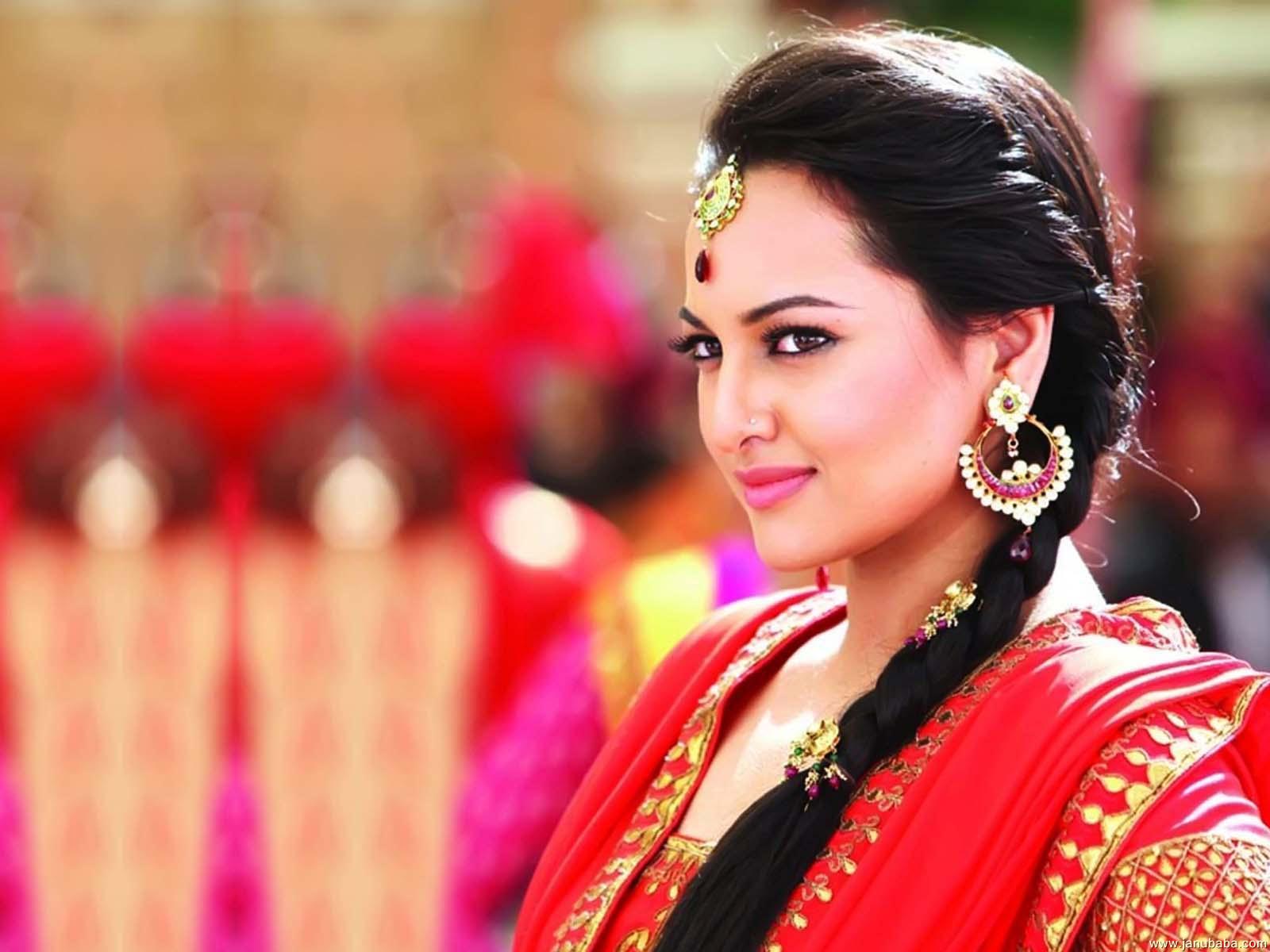 sonakshi-sinha-from-movie-dabang.jpg