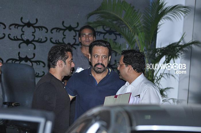 Salman_Khan_returns_from_Jodhpur_Hearing 5.jpg