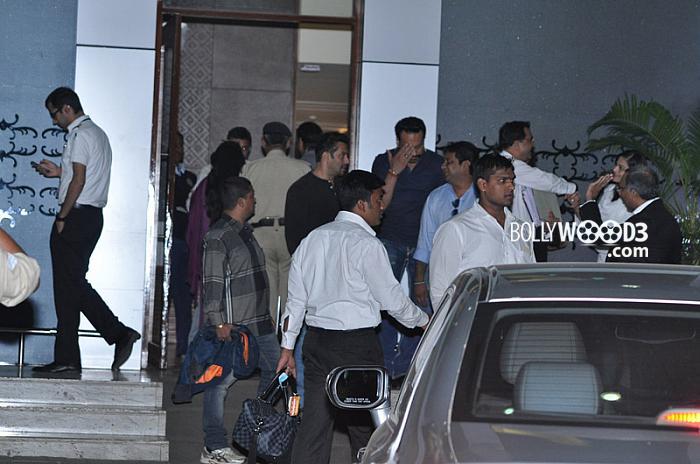 Salman_Khan_returns_from_Jodhpur_Hearing 2.jpg
