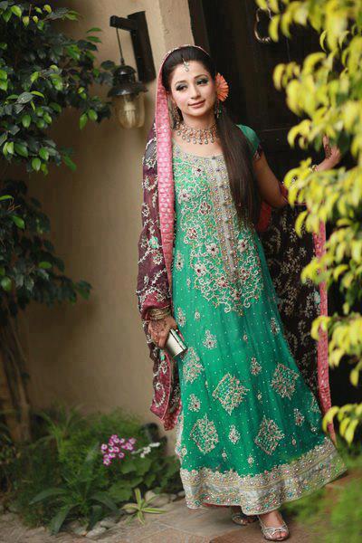 stylish-long-engagement-dress-for-bridal.jpg